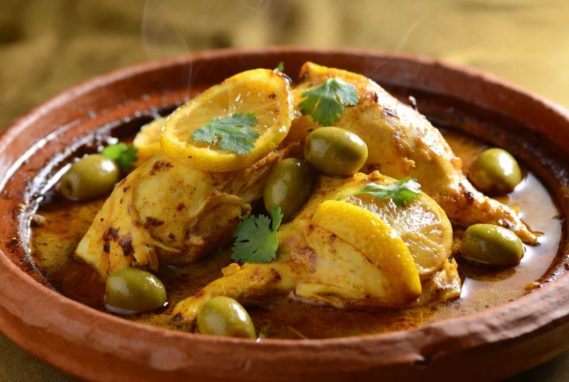 Plat : Tajine de poulet aux citrons confits et olives
