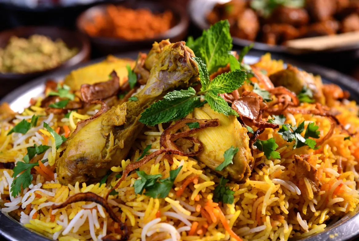 Plat : Biryani de poulet aux épices