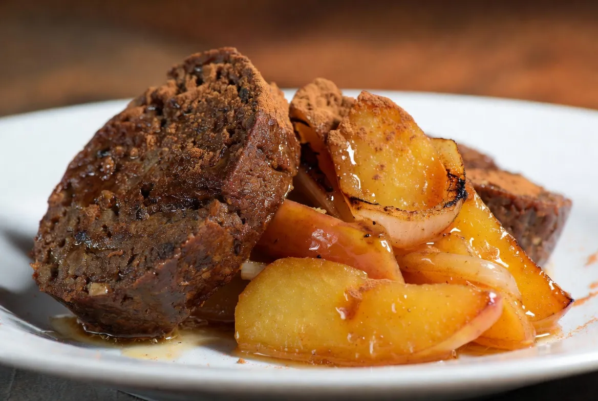 Plat : Boudin noir aux pommes caramélisées