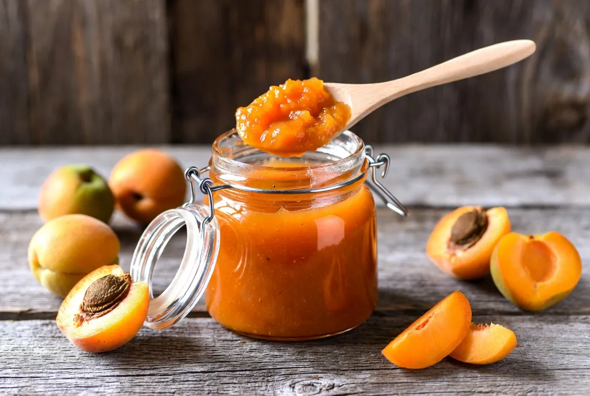Plat : Confiture d'abricots à la vanille