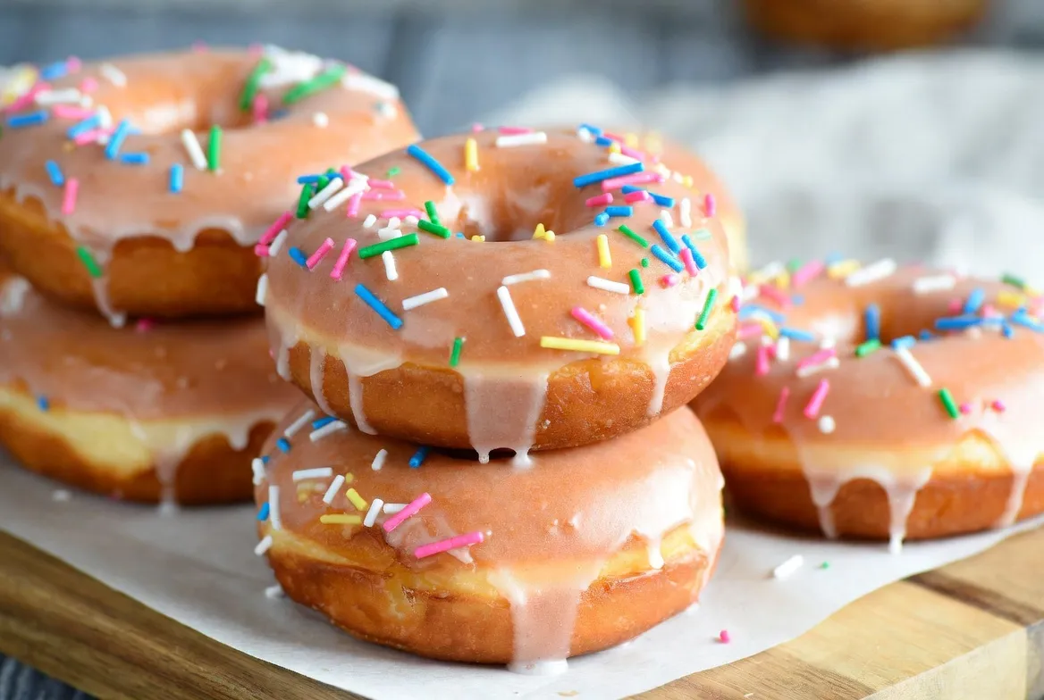 Plat : Donuts glacés rapides