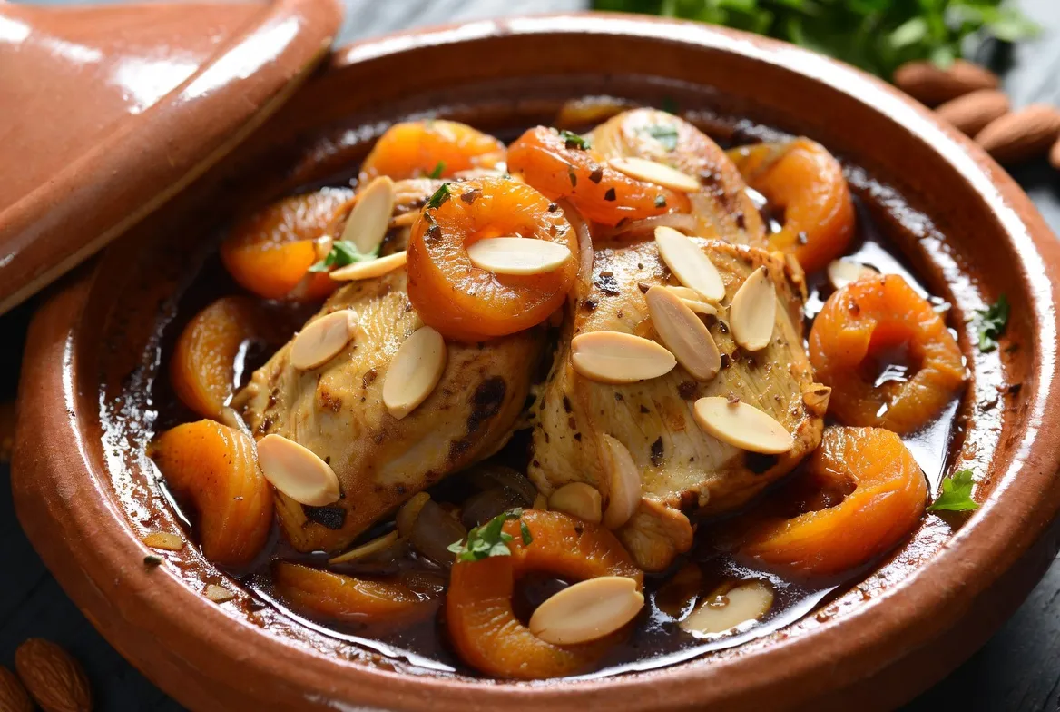 Plat : Tajine de poulet aux abricots