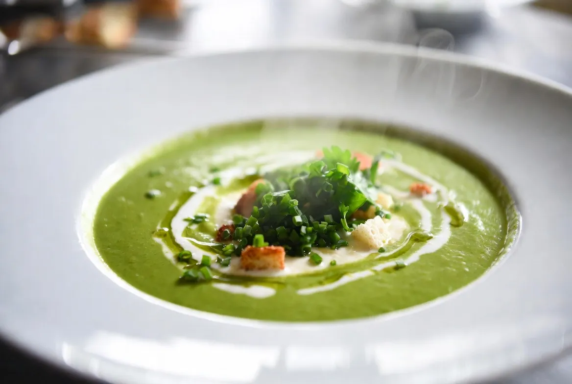 Plat : Velouté de courgette crémeux à la Vache qui rit